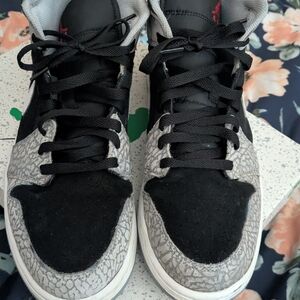 Jordan 1 Mid Elephant Print Size 13 Men